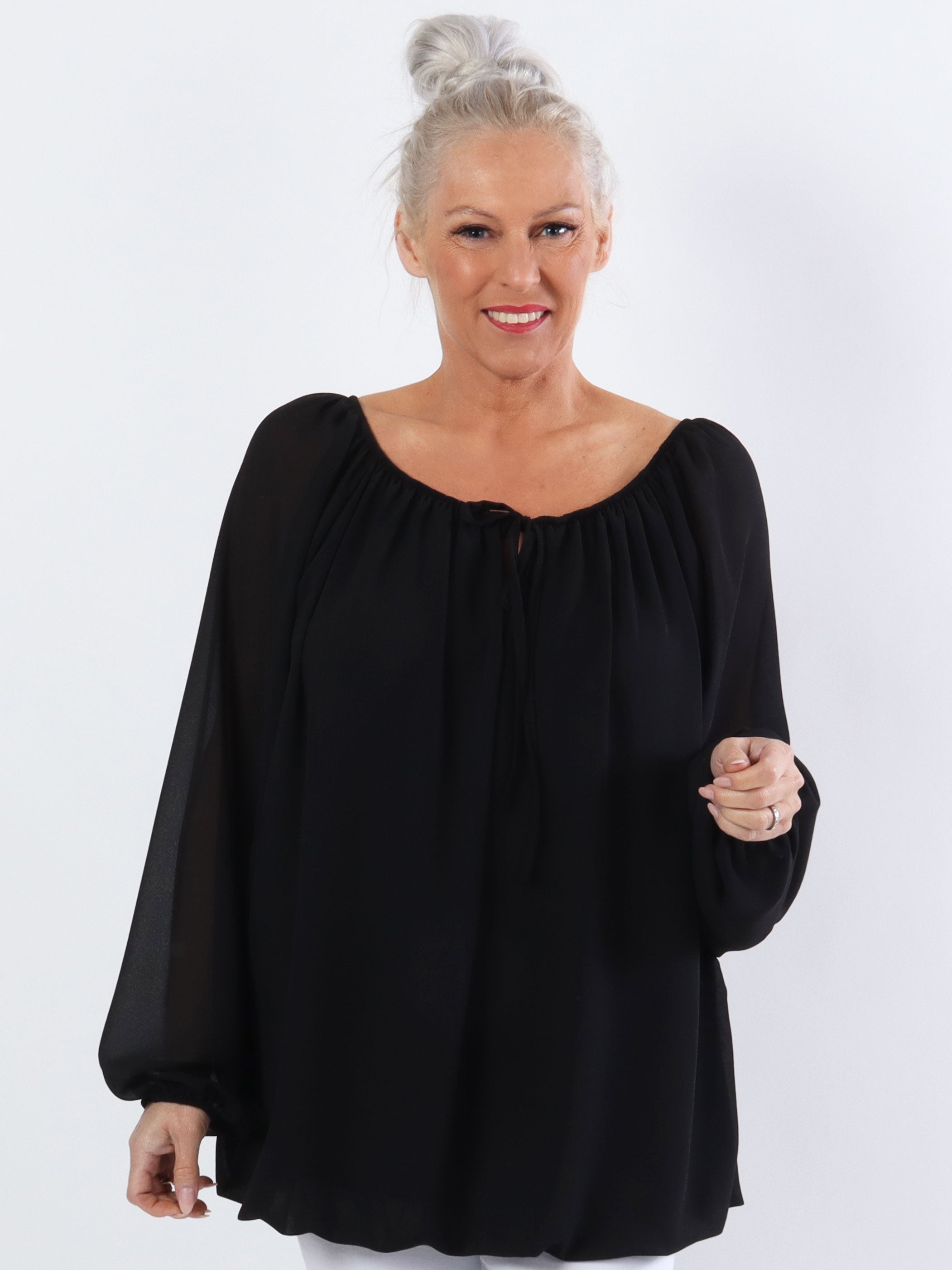 Ellen - Enkel plus size tunika med elastisk halsringning